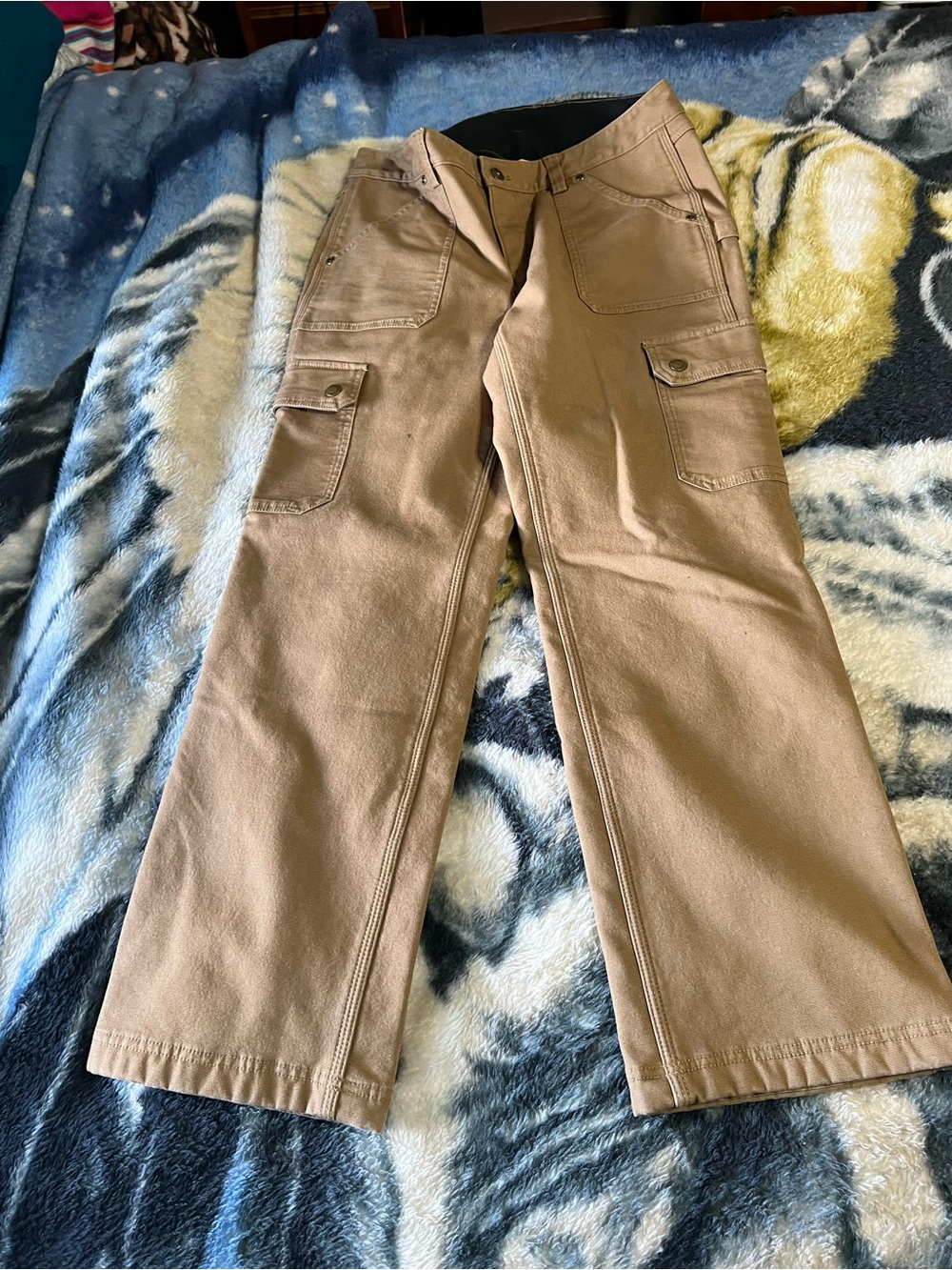 Duluth Trading Co Tan Cargo with Utility Pockets fleece lined